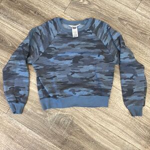 HARD TAIL Blue Camo Sweatshirt (medium 10/12)
